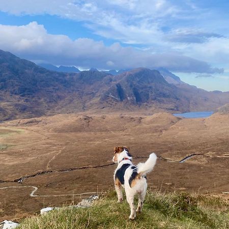 Tigh Mairi At Mary'S Thatched Cottages Elgol エクステリア 写真